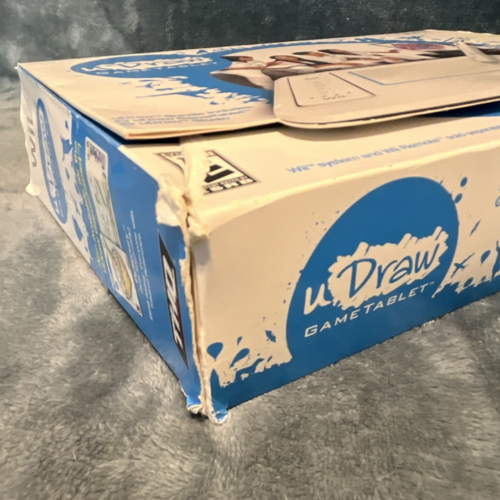 THQ uDraw GameTablet Bundle for Wii with uDraw Studio & Pictionary