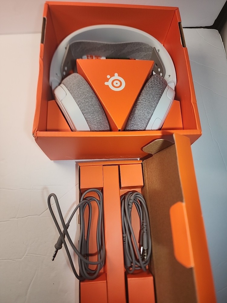 SteelSeries Arctis Nova 1 — Multi-System Gaming Headset — Hi-Fi Wired, White