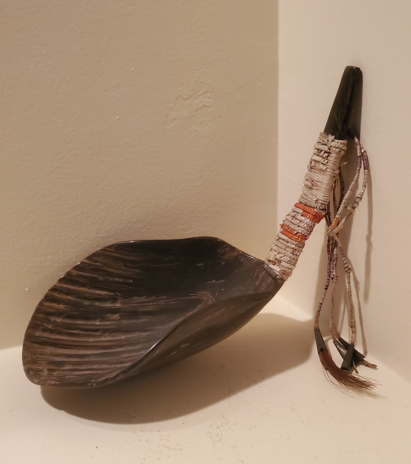 Antique OLD Native American plains Indian quilled buff horn spoon 19th c.