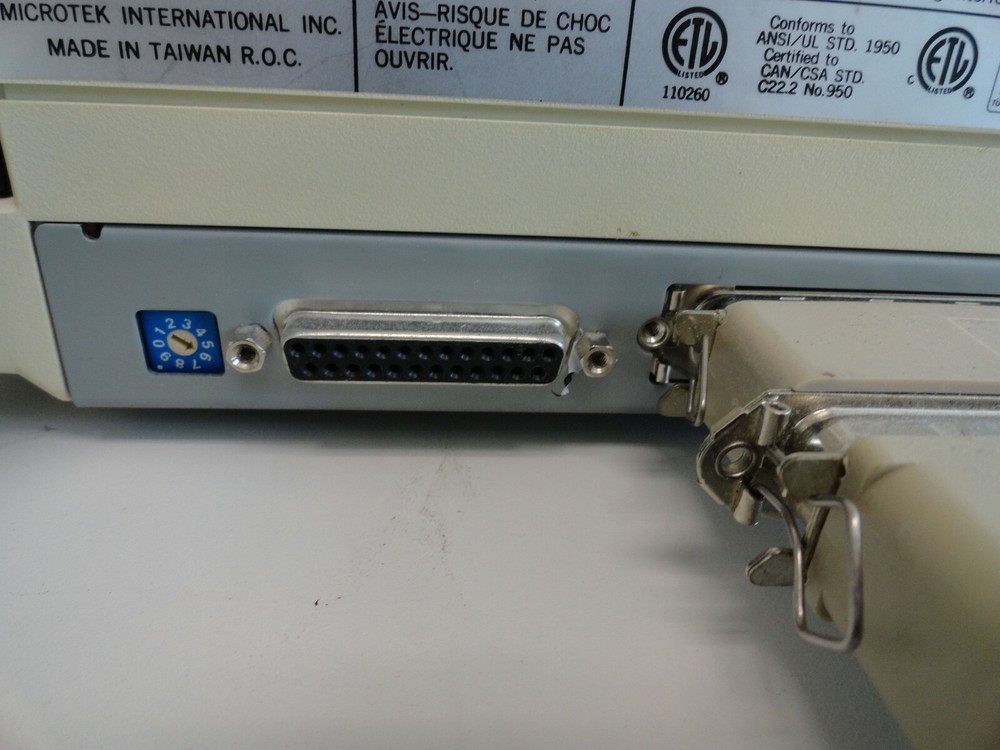 MicroTek MRS-600E3 Flatbed Scanner