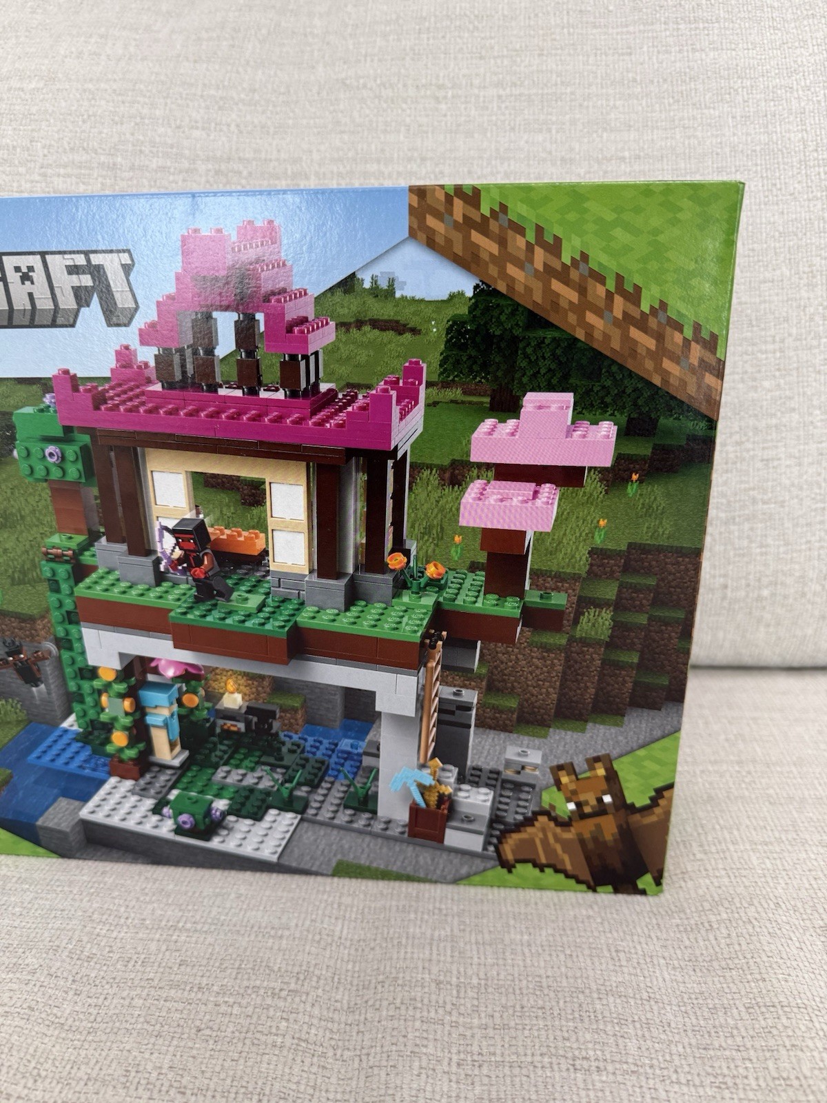 Lego Minecraft The Training Grounds Building Set w/ Mini figures 21183