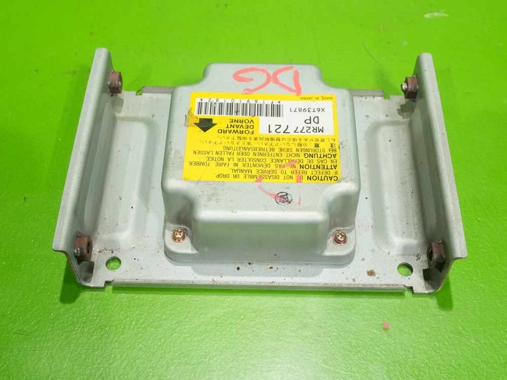 97-99 3000GT OEM MR277721 computer unit module