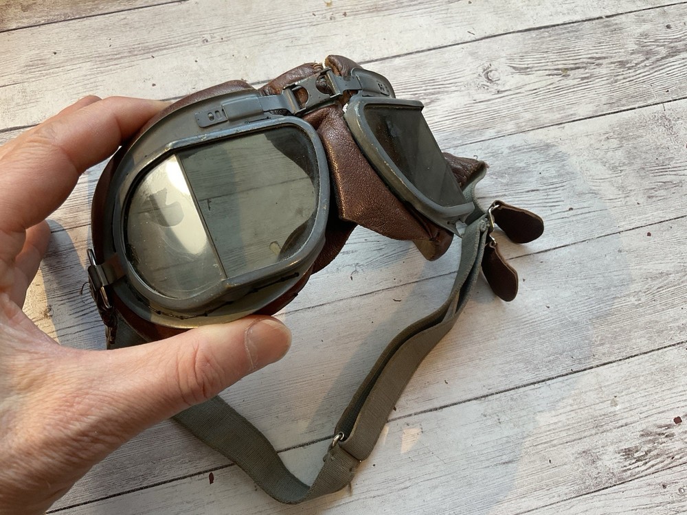 ORIGINAL WWII BRITISH RAF FLIGHT GOGGLES