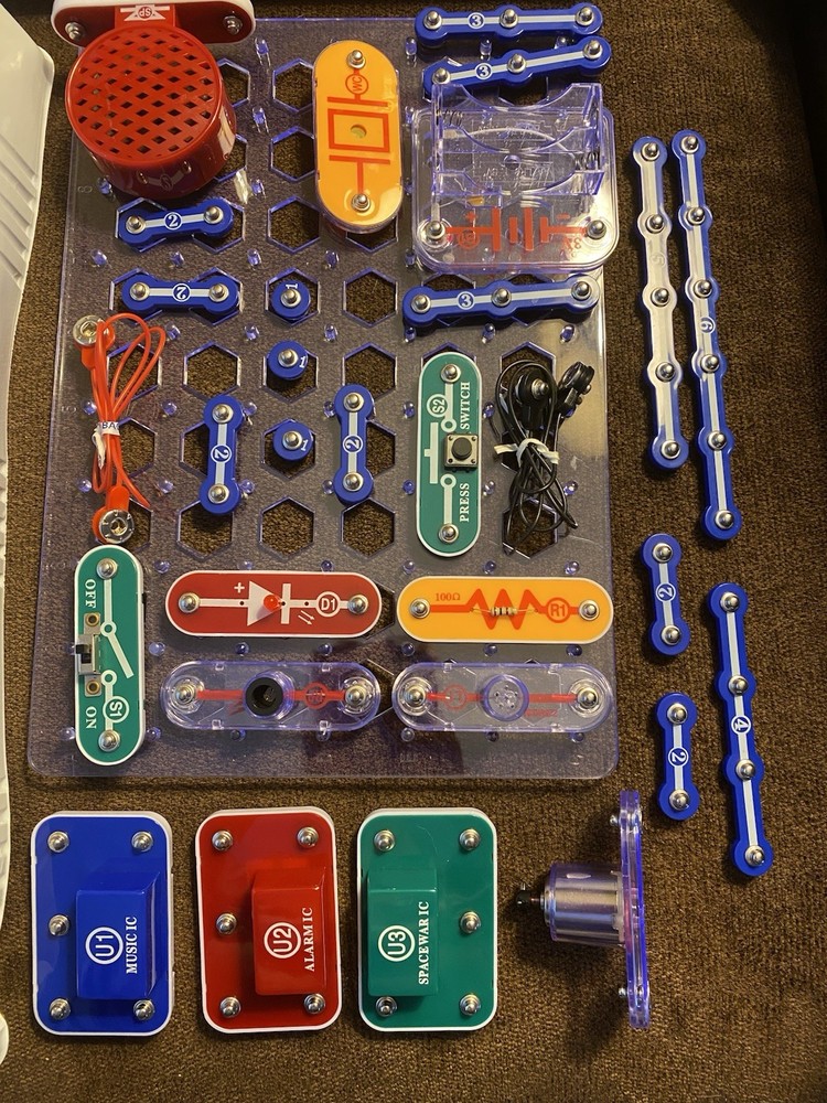 ALMOST 2 COMPLETE SETS!!! Elenco Electronic Snap Circuits Jr SC-100 STEM EUC!!