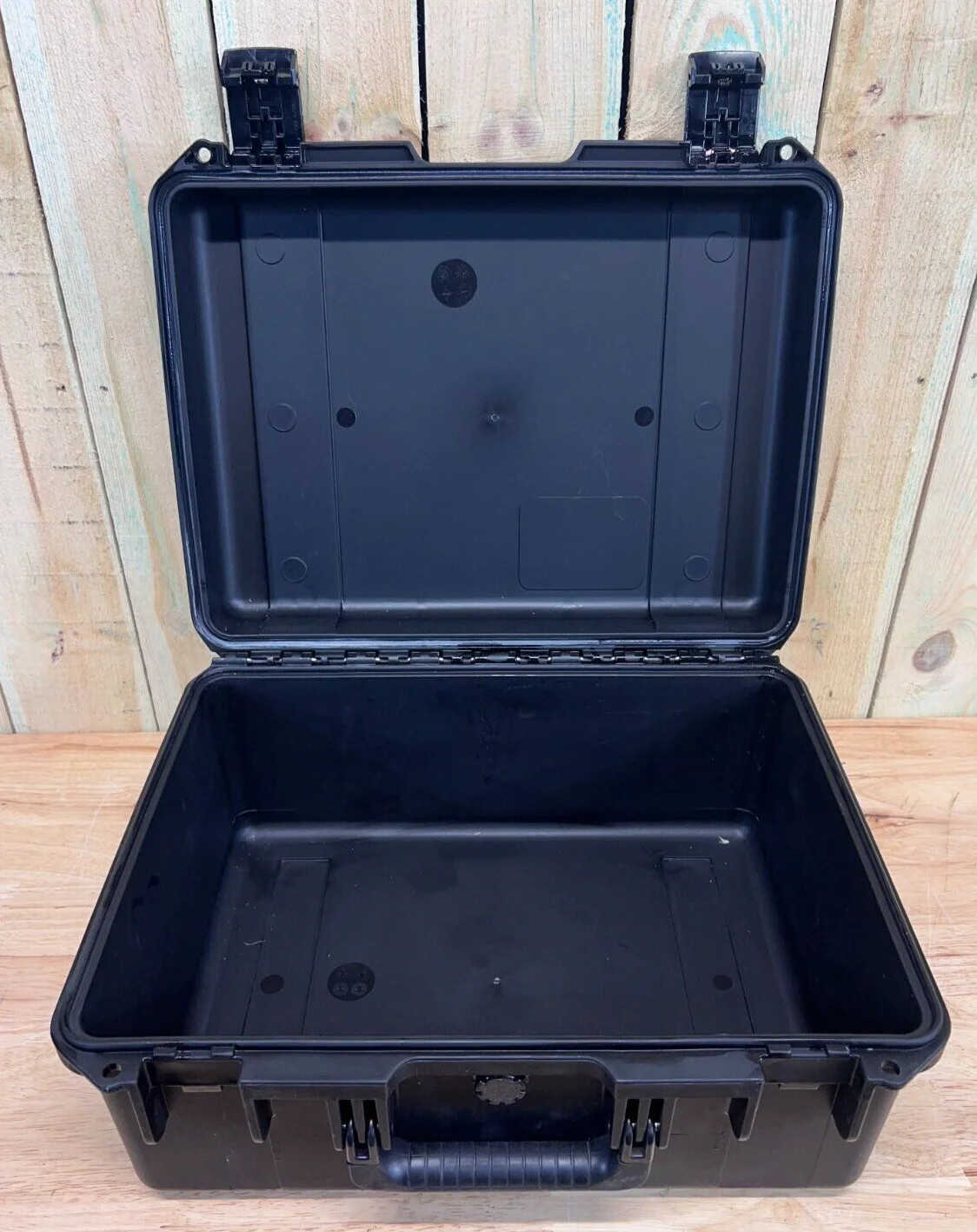 Pelican iM2450 Storm Case Waterproof Handheld Great Condition AB