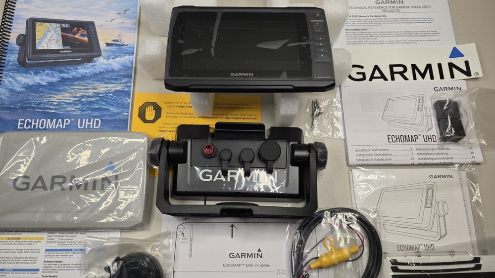 Garmin ECHOMAP UHD 72sv Chartplotter Fishfinder 7" Display – New Open Box.