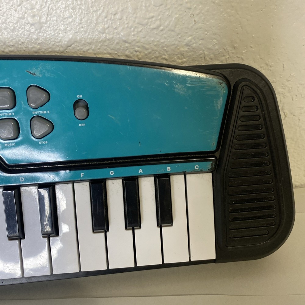 Battery Operated Electronic Keyboard Working