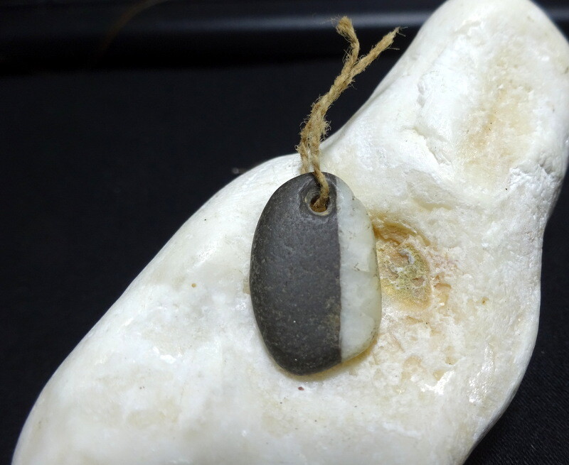 Stone Bead Ancient Bi colour Pendant