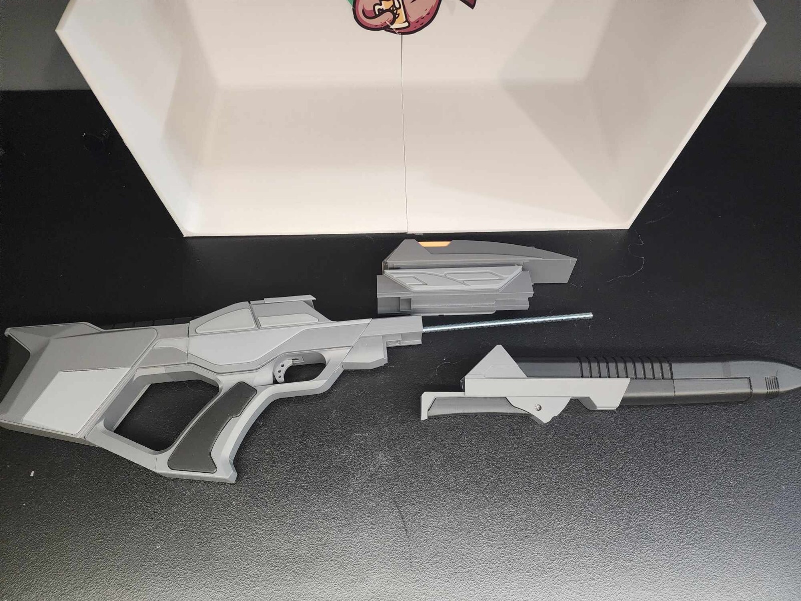 Star Trek - Voyager Phaser Rifle! Captain Janeway Rifle - Retractable Foregrip