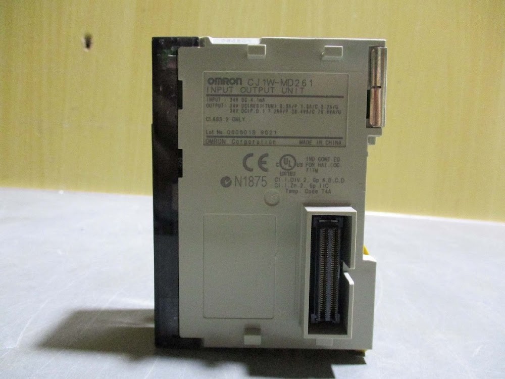 OMRON CJ1W-MD261 Input Output I/O Unit PLC USED