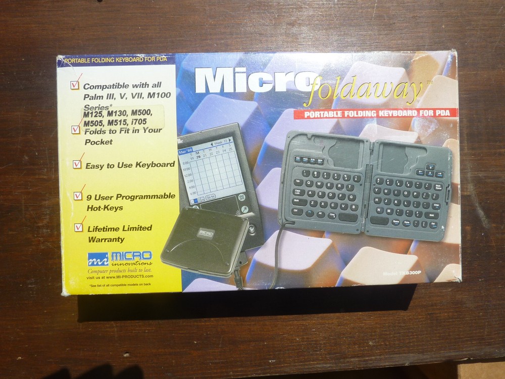 4 Port KVM switch with cables