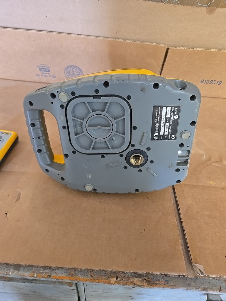 Spectra Trimble HV301 Laser With Remote And Case