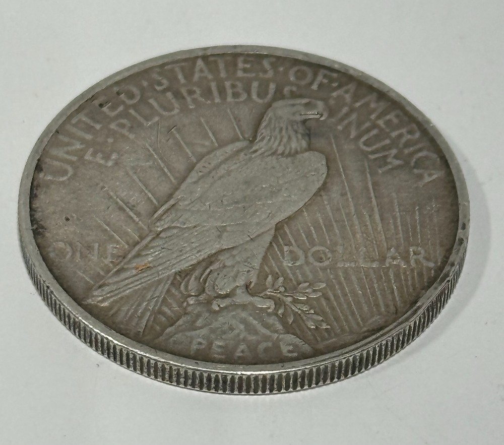 US Silver Coin-1922 PEACE SILVER DOLLAR circulated