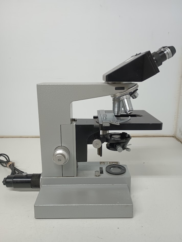 Vintage Leitz Wetzlar Dialux Microscope