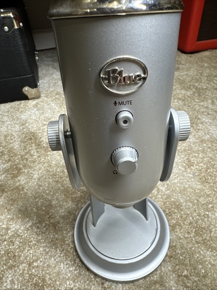 Logitech - Blue Yeti Professional Multi-Pattern USB Condenser Gaming Microphone