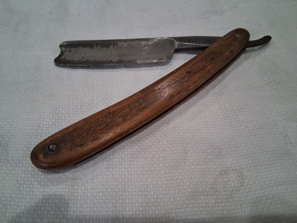 Adam Barlow Straight Razor