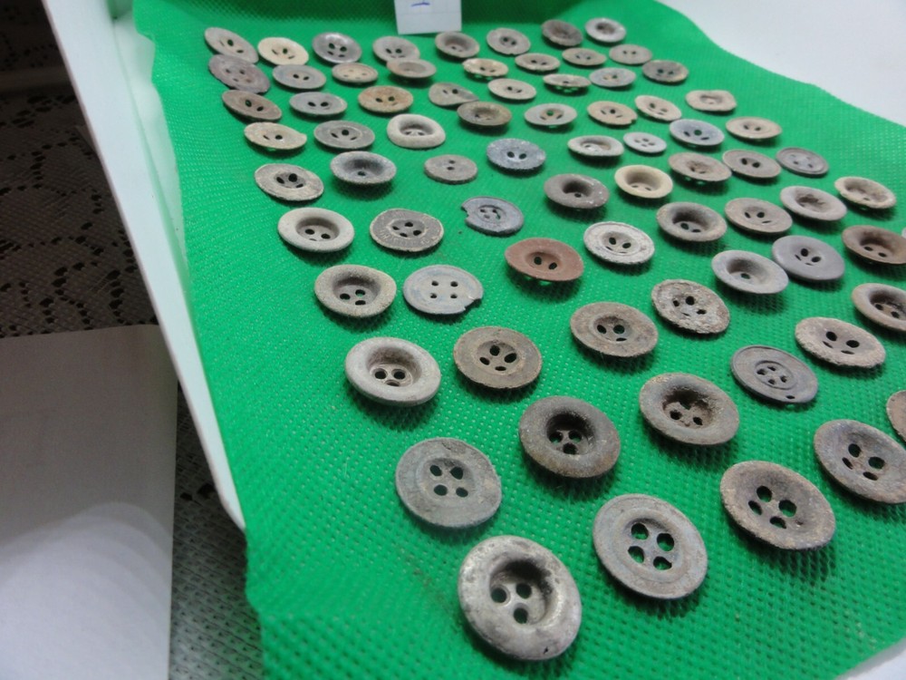 WWII WW2 buttons 90st.