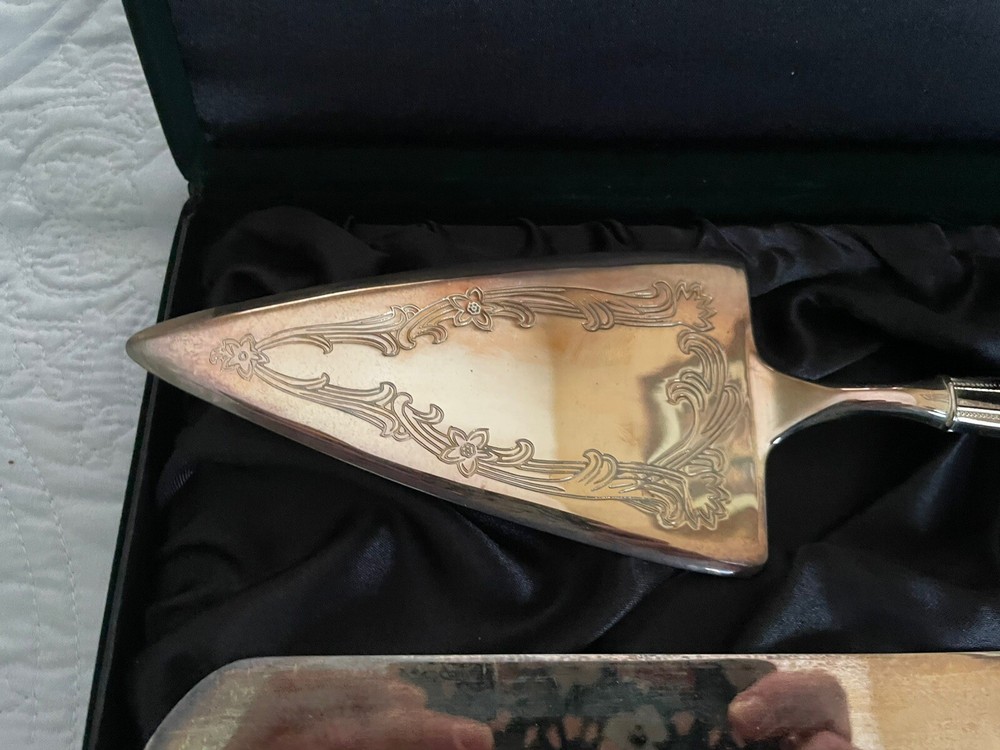 TOWLE Silverplate Wedding Cake Serving Set in Presentation Box (CA)