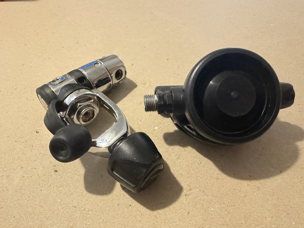 Atomic Aquatics B1 First & Second Stage (Swivel 1st)(Titanium 2nd)(Yoke) READ!