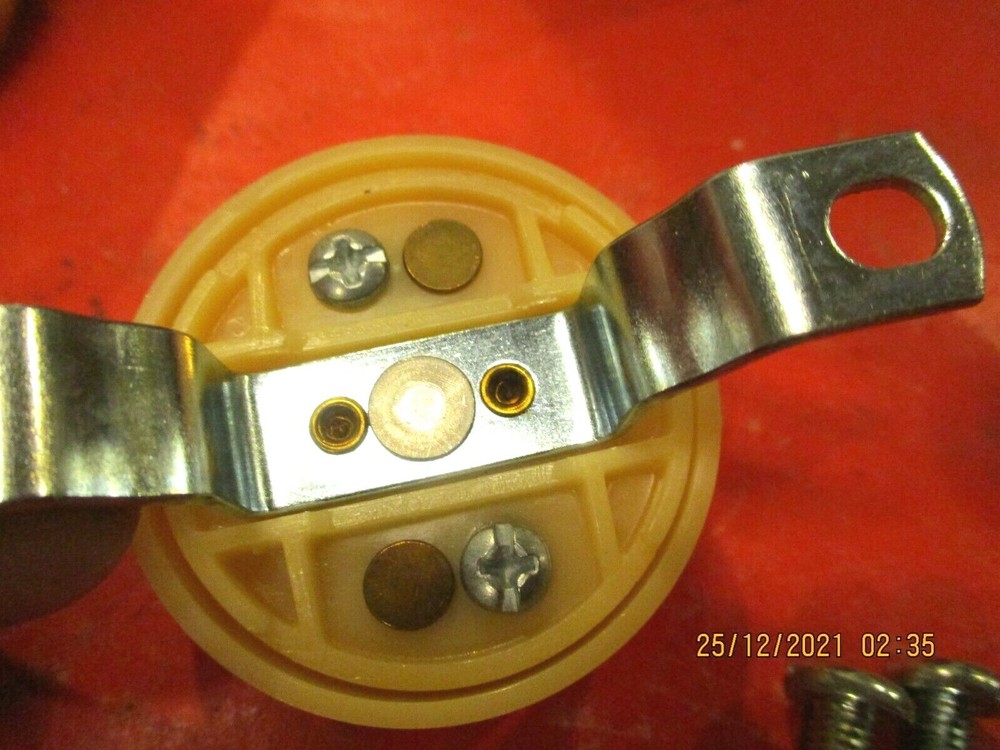 HORN BUTTON--LARGE IVORY BUTTON--Universal Steering--Column Mount-