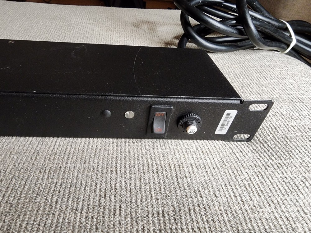 VERTIV GEIST BASIC 10-OUTLET L5-20P10 HORIZONTAL RACK-MOUNTABLE 29584 Power Dist