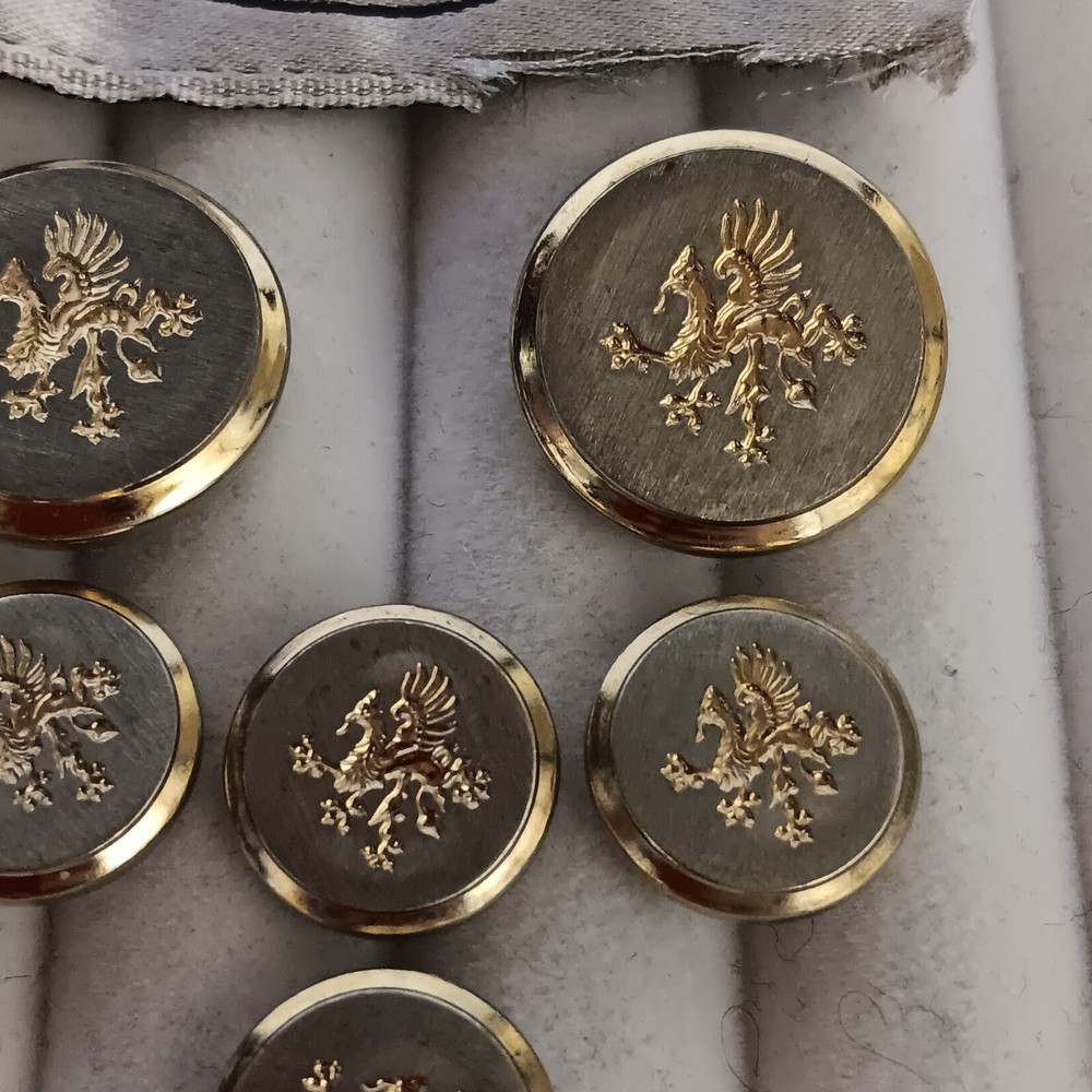 Bert Pulitzer Gold Blazer Buttons 6 2-Large, 4 Smaller