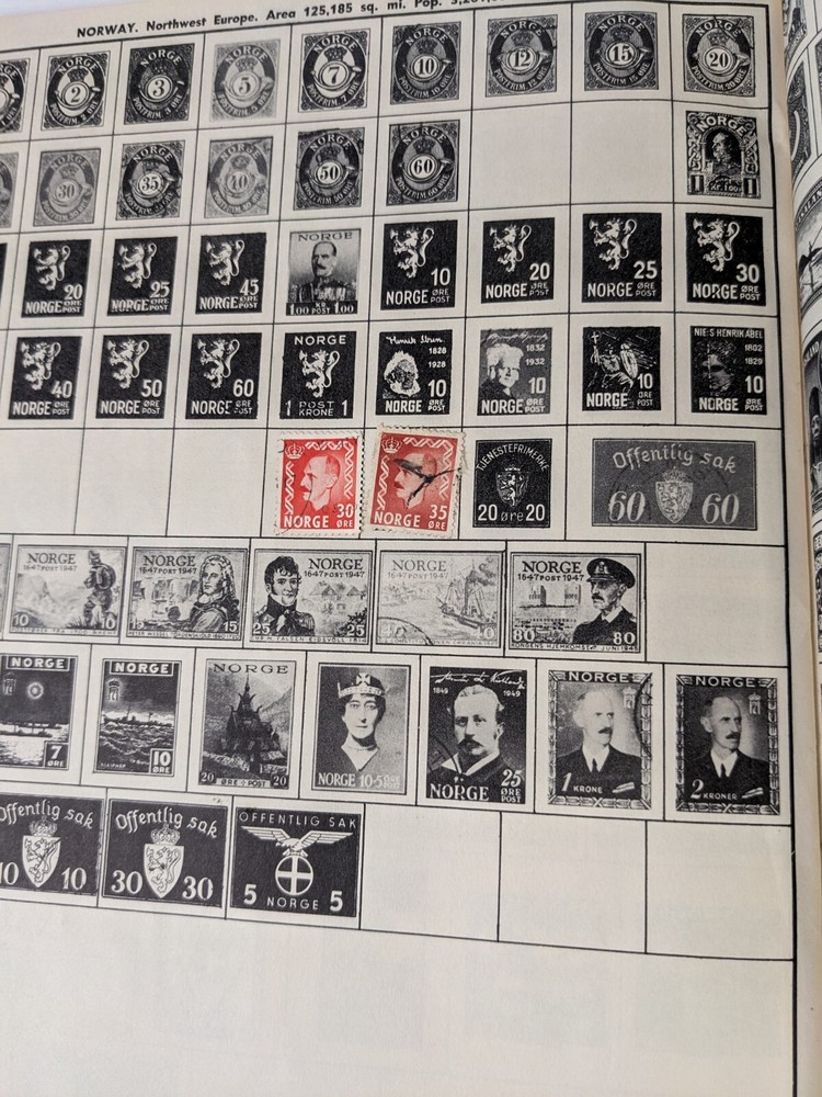 Universal Stamp Album 1948 - Grossman Stamp Co INC New York / Stamp Collecting