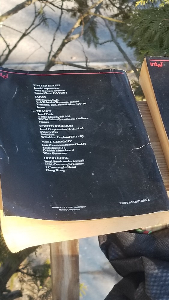 1 OR 2 VINTAGE ELECTRONICS BOOKS 1987 INTEL MEMORY COMPONENTS HANDBOOK