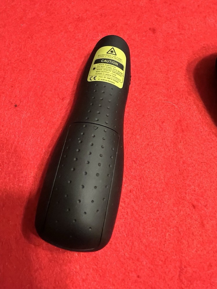 Logitech R400 Wireless Presenter with A Laser Pointer.