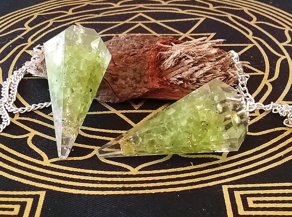 ORGONE PERIDOT PENDULUM, PERIDOT DOWSING PENDULUM, Green CRYSTAL Pendulum