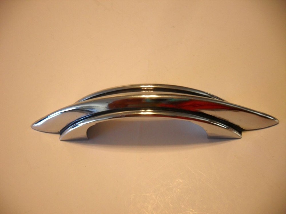 Vintage Chrome Drawer Pulls Stepped Sides Blk Lines Pointed Ends Amerock