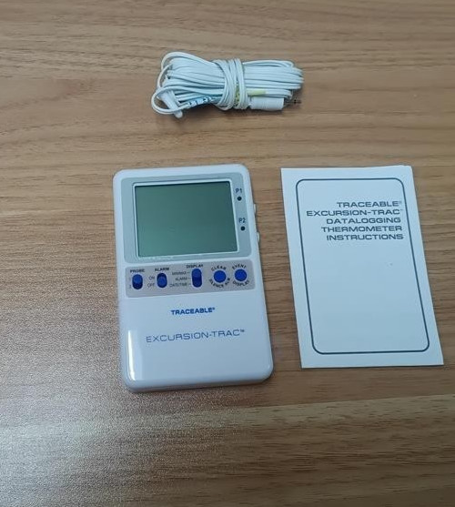 Traceable Excursion trac Datalogging Thermometer