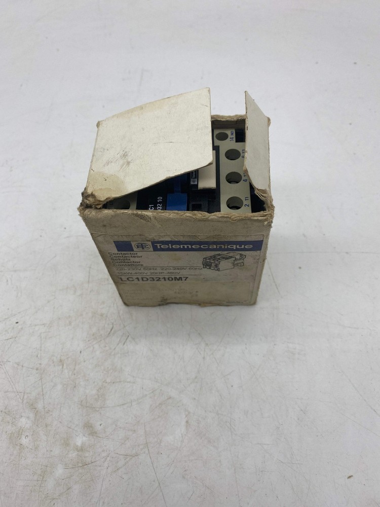 Telemecanique LC1D32210M7 Contactor (Open Box)
