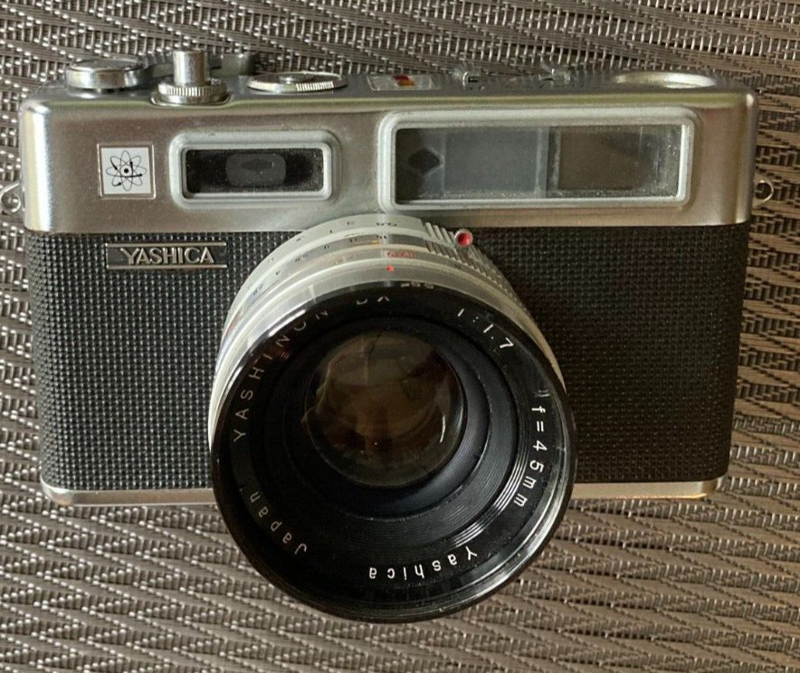 Yashika Electro 35 SLR 35mm Camera Serial # 8036993, untested