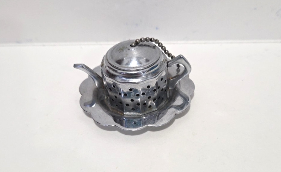 Vintage Miniature Teapot Tea Infuser