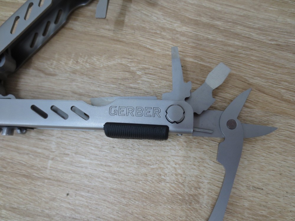 GERBER MULTI-TOOL (DNT061823A LOC. BY-9D)