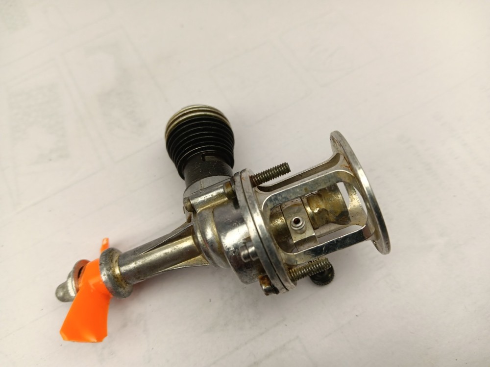 Vintage Cox Thermal Hopper .049 (0.8 cm³) Model Engine