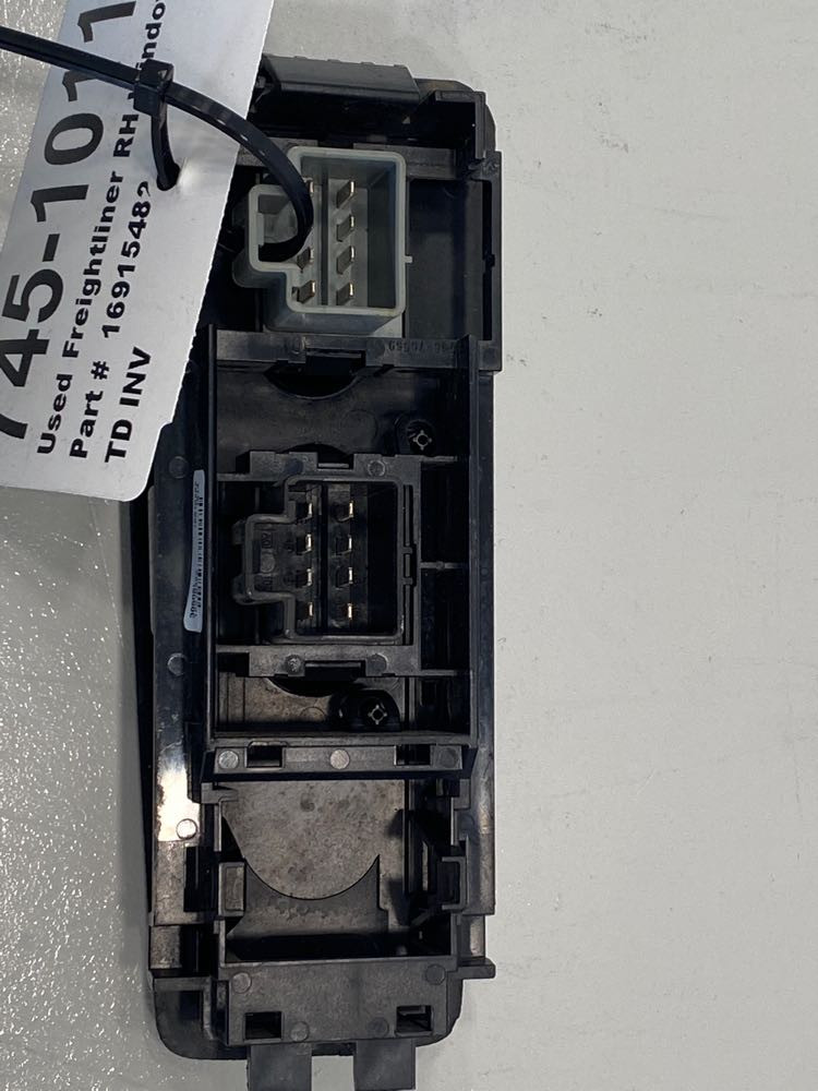 Freightliner Power Window Switch 16915482 (745-10117)