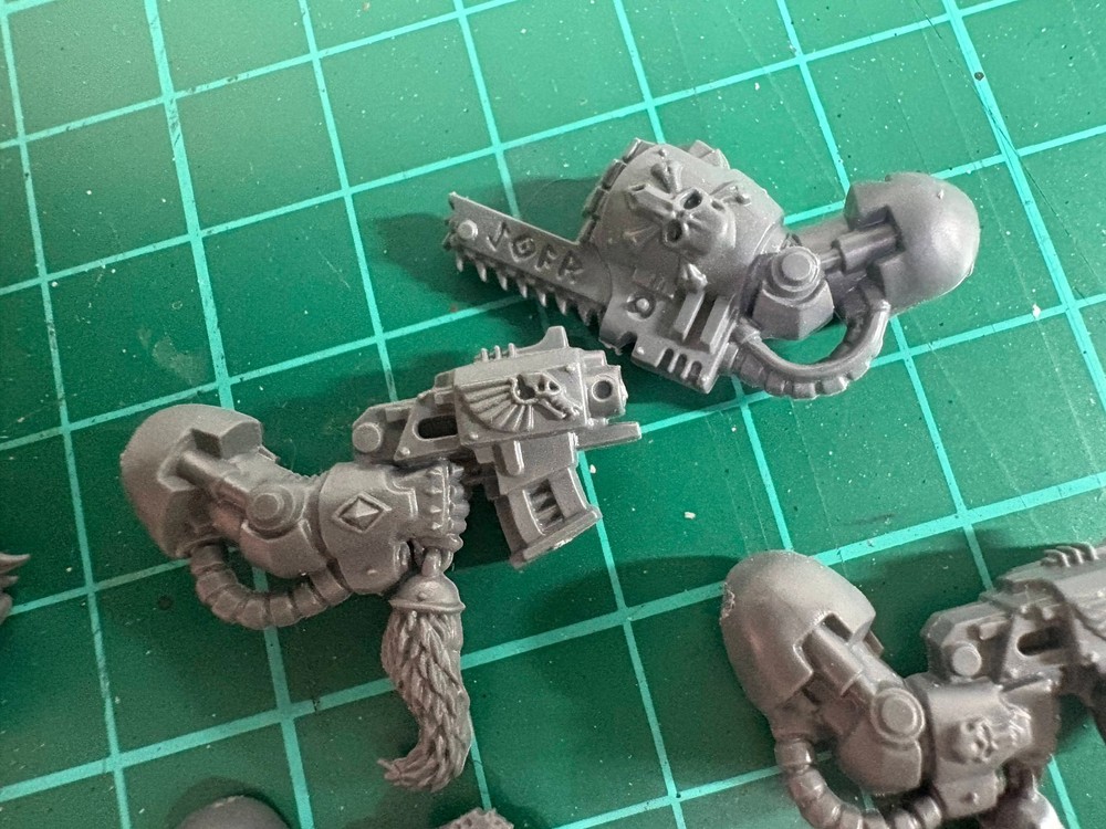 Space Wolves Bolters & Chainsword | Arm Bits | Space Marine Weapons Kitbash 40K