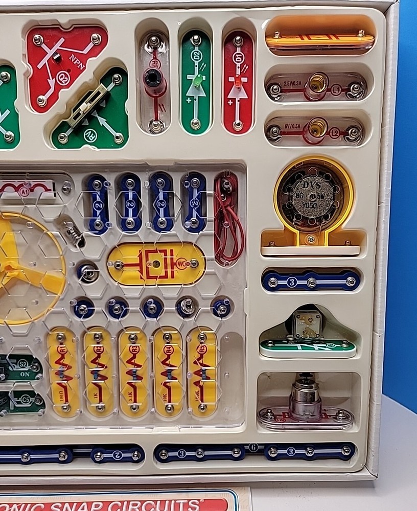 Elenco Snap Circuits Model SC-300 Electronics Kit.
