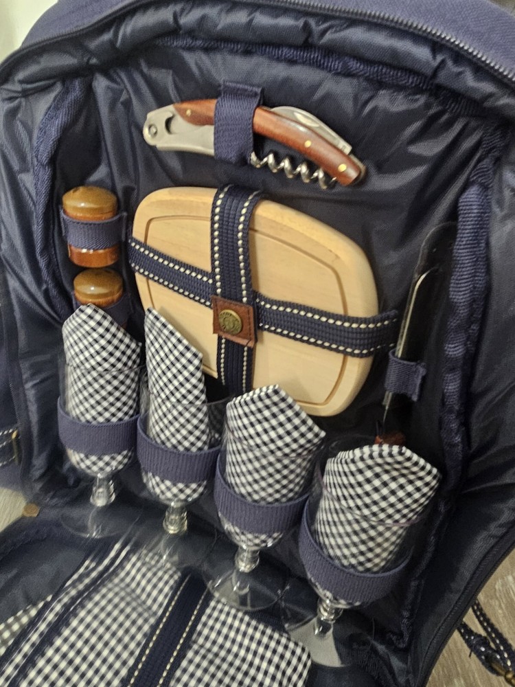 The Shores Back Pack With Utensils
