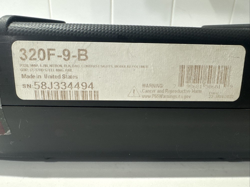 Sig Sauer P320F-9-B Case, Side Identifying Labels, Lock With Keys
