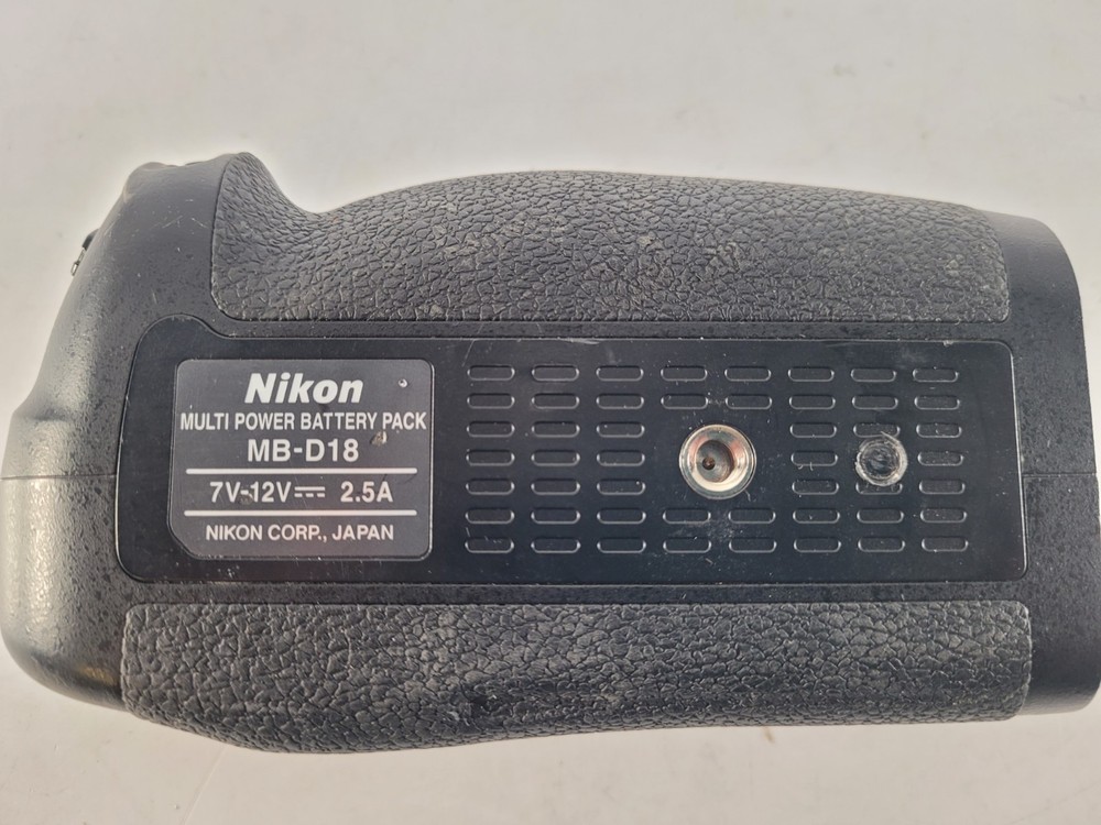 Nikon MB-D18 Multi-Power Battery Pack Vertical Grip For D850