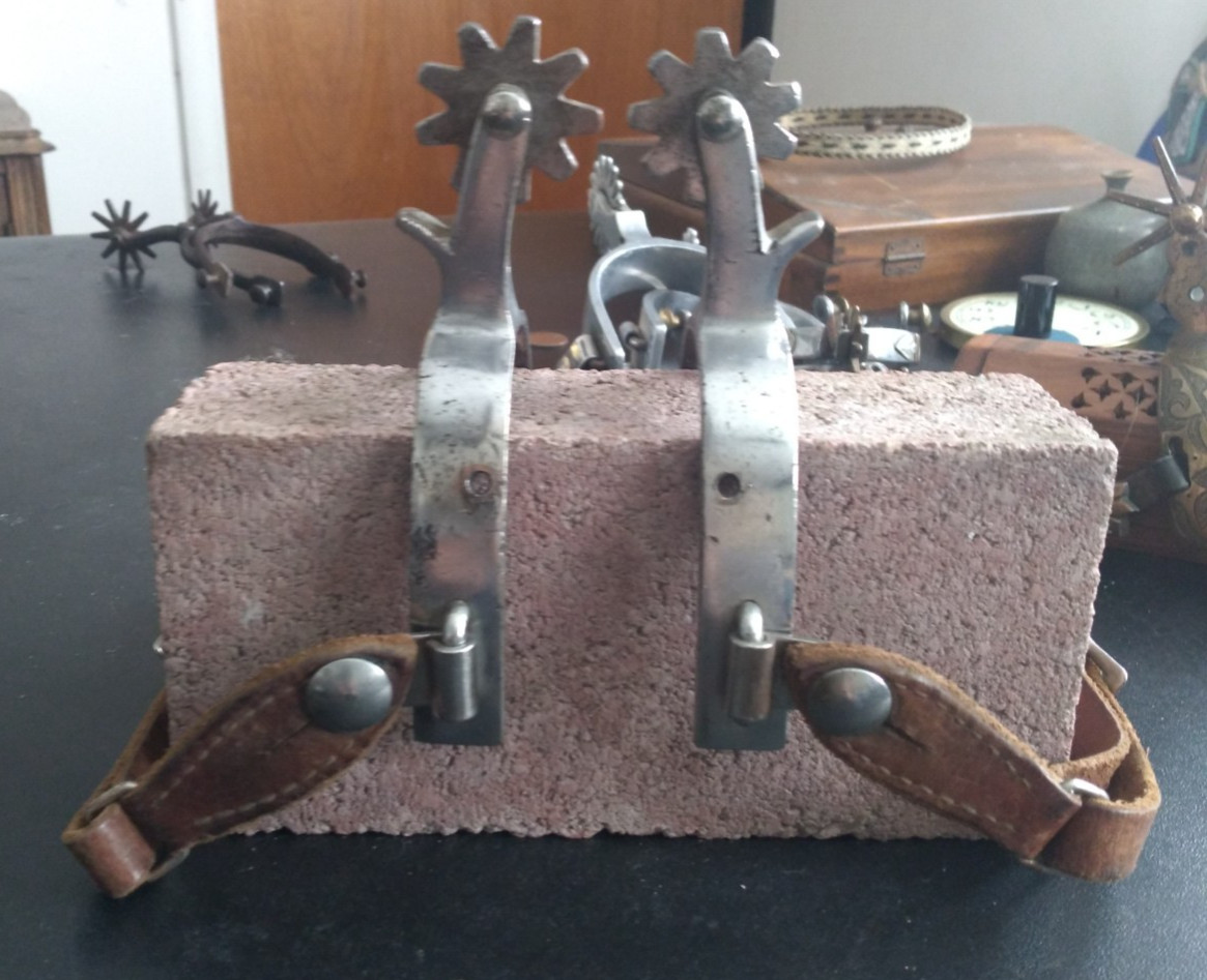 Vintage Crockett Cowboy Western Spurs 9 point rowl