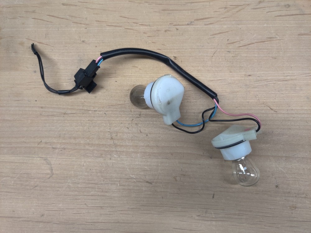 04-07 Saab 9-3 Convertible Inner Tail Light Harness Bulb Socket Left Right OEM