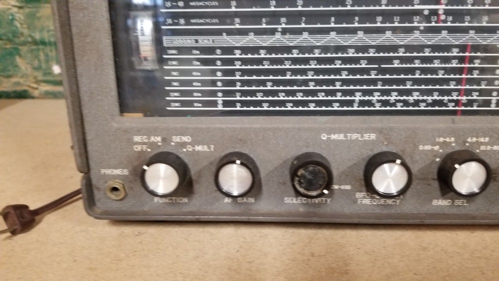 Lafayette S.W. / Communications Receiver, Model KT-320 - Powers On -Untested