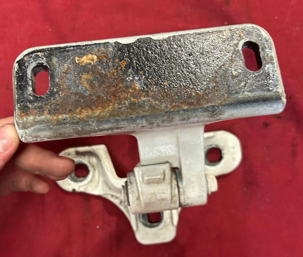 FREIGHTLINER CASCADIA DOOR HINGE A1871020001