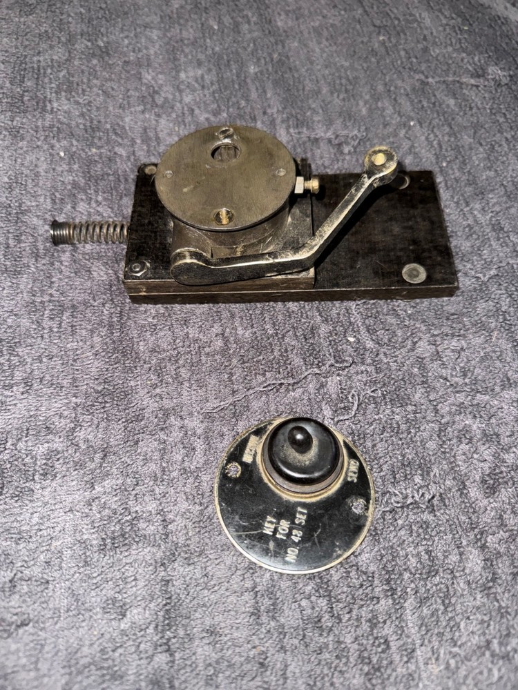 WW2 British Manpack Radio ham Transceiver Morse Code Telegraph Key Flameproof