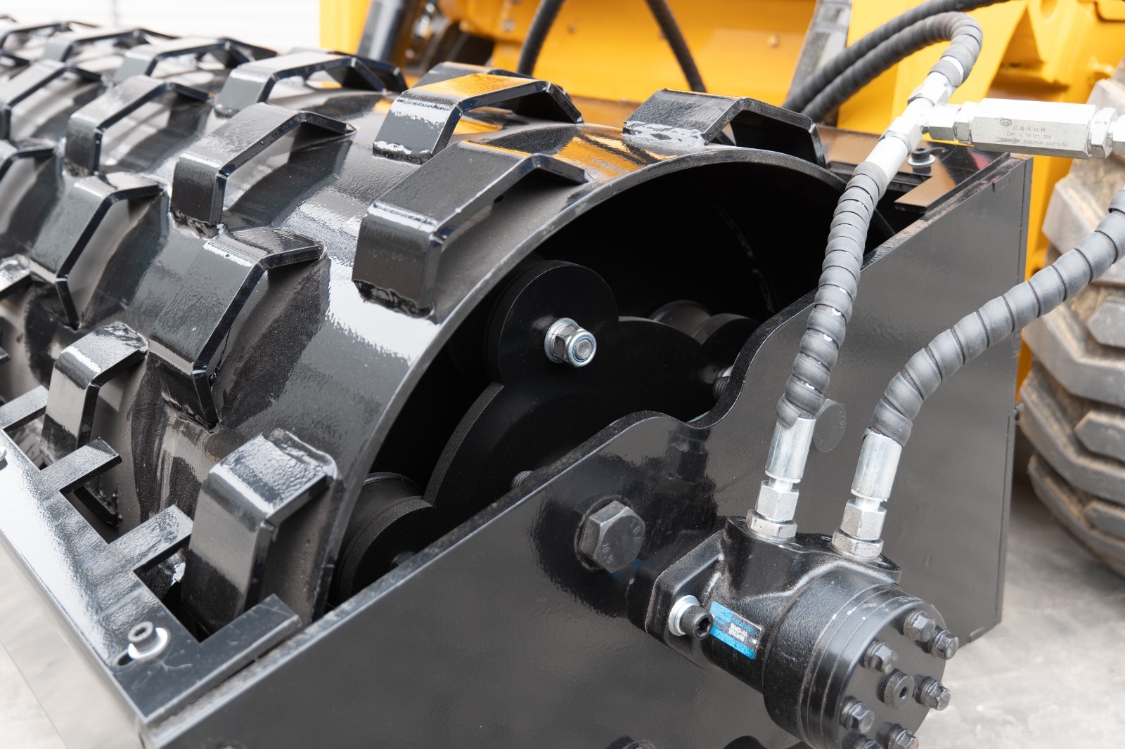 1.5m/ 60" Vibratory Soil Compactor for Skid Steer fits Bobcat Padfoot Roller