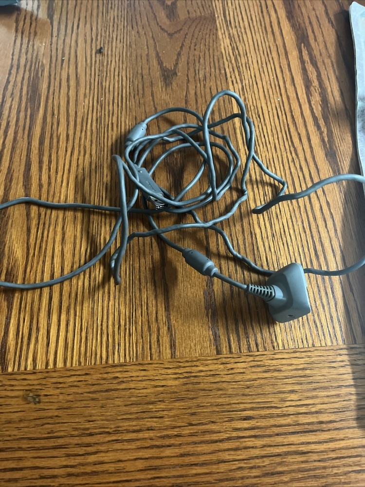 Xbox Bundle: Controller With Charger And Xbox And Tv Connectors
